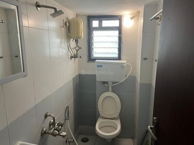 Bathroom Image of 950 Sq.ft 2 BHK Apartment / Flat for sale in Raj Mandir, Andheri West Mumbai for Rs. 28000000