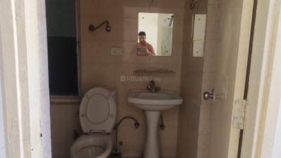 Bathroom Image of 580 Sq.ft 1 BHK Apartment / Flat for rent in Habitech Panchtatva Phase 1, Noida Extension Greater Noida for Rs. 18990