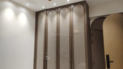 Bedroom Image of 1100 Sq.ft 3 BHK Apartment / Flat for sale in Santacruz West Mumbai for Rs. 60000000