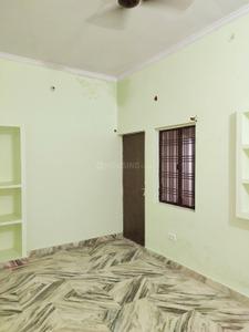 Bedroom Image of 1250 Sq.ft 2 BHK Builder Floor for rent in Gomti Nagar Lucknow for Rs. 16000