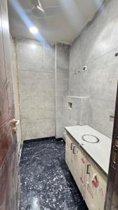 Bathroom Image of 2000 Sq.ft 3 BHK Builder Floor for sale in Sector 46 Gurgaon for Rs. 24000000