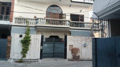 Building Image of 1020 Sq.ft 7 BHK Independent House for sale in Ranjit Avenue Amritsar for Rs. 7500000