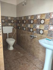 Bathroom Image of 600 Sq.ft 2 BHK Independent House for rent in Kalyan Nagar Bengaluru for Rs. 25000