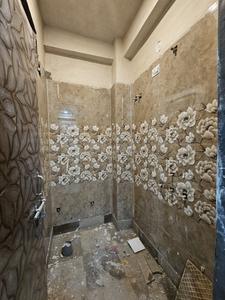 Bathroom Image of 900 Sq.ft 3 BHK Apartment / Flat for sale in Govindpuram Ghaziabad for Rs. 3800000