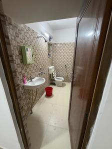 Bathroom Image of 959 Sq.ft 2 BHK Apartment / Flat for rent in Rupayan Su Casa Wood, Narendrapur Kolkata for Rs. 20000