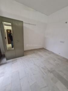 Bedroom Image of 1300 Sq.ft 3 BHK Builder Floor for rent in Model Town New Delhi for Rs. 30000
