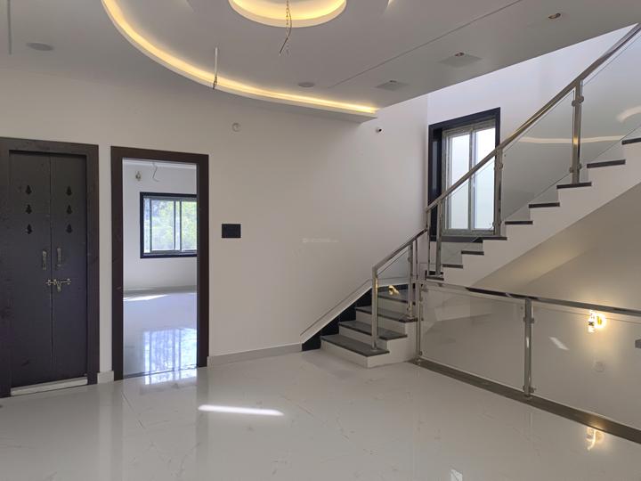 saket Main Image 1