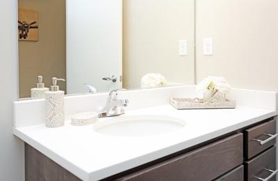 Bathroom Image of 3800 Sq.ft 5 BHK Apartment / Flat for sale in S Raheja Natraj, Khar West Mumbai for Rs. 210000000