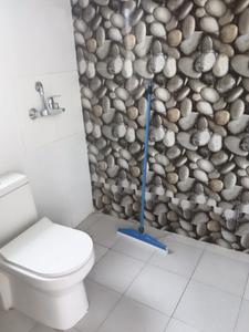 Bathroom Image of 1100 Sq.ft 2 BHK Apartment / Flat for sale in ACE Platinum, Zeta I Greater Noida for Rs. 8000000