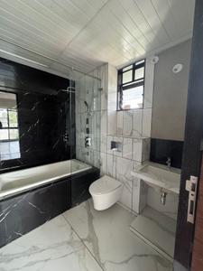 Image of 2200 Sq.ft 3 BHK Apartment / Flat for sale in Mukund Nagar, Pune for Rs. 36000000