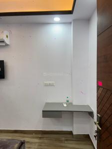 Bedroom Image of 1000 Sq.ft 3 BHK Builder Floor for rent in Tagore Garden Extension New Delhi for Rs. 45000