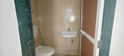 Bathroom Image of 885 Sq.ft 2 BHK Apartment / Flat for rent in DB Ozone, Dahisar East Mumbai for Rs. 25000