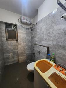Bathroom Image of 810 Sq.ft 1.5 BHK Apartment / Flat for rent in Amanora Future Towers, Hadapsar Pune for Rs. 32000