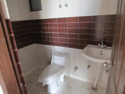 Bathroom Image of 1032 Sq.ft 2 BHK Apartment / Flat for sale in Mahalaxmi Tower, Kaushambi Ghaziabad for Rs. 6500000