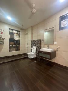 Bathroom Image of 4500 Sq.ft 4 BHK Builder Floor for sale in Ashok Vihar New Delhi for Rs. 72500000
