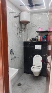 Bathroom Image of 550 Sq.ft 2 BHK Apartment / Flat for rent in Dwarka Mor New Delhi for Rs. 23000