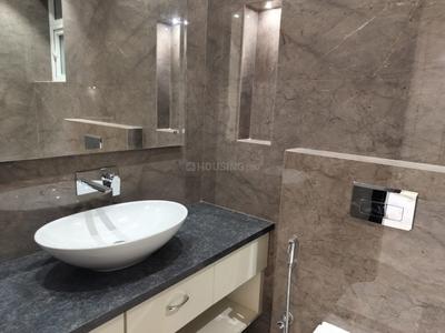 Bathroom Image of 900 Sq.ft 2 BHK Independent House for rent in Subhash Nagar New Delhi for Rs. 41000