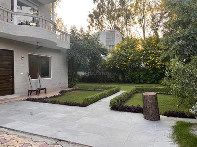 Image of 9000 Sq.ft 4 BHK Farm House for sale in Sainik Farm, New Delhi for Rs. 85000000