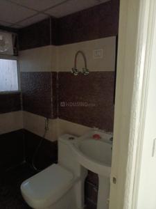 Bathroom Image of 1060 Sq.ft 2 BHK Apartment / Flat for rent in Migsun Twiinz, Eta II Greater Noida for Rs. 24000