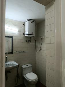 Bedroom One Image of 2000 Sq.ft 3 BHK Apartment / Flat for rent in DDA Sector Pocket B C, Vasant Kunj New Delhi for Rs. 70000