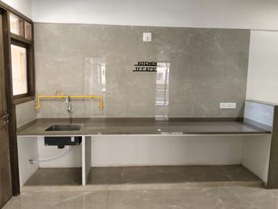 Kitchen Image of 1200 Sq.ft 2 BHK Apartment / Flat for rent in Chandkheda Ahmedabad for Rs. 15000