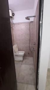 Bathroom Image of 800 Sq.ft 3 BHK Apartment / Flat for sale in Sri Niwaspuri New Delhi for Rs. 11500000