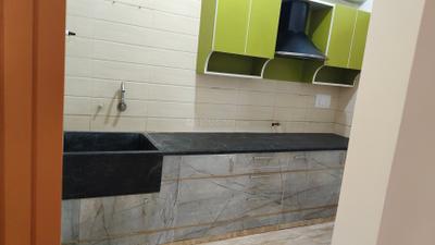 Kitchen Image of 975 Sq.ft 2 BHK Apartment / Flat for rent in Halasuru Bengaluru for Rs. 40000