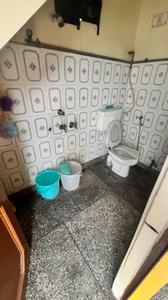 Bathroom Image of 550 Sq.ft 1 BHK Builder Floor for rent in Malka Ganj New Delhi for Rs. 22000