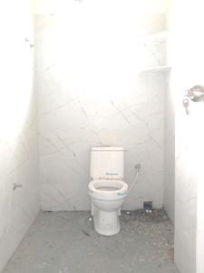 Common Bathroom Image of 1300 Sq.ft 3 BHK Apartment / Flat for sale in Dum Dum Kolkata for Rs. 6750000