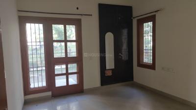 Bedroom Image of 1200 Sq.ft 2 BHK Apartment / Flat for rent in RPS Savana, Sector 88 Faridabad for Rs. 22000