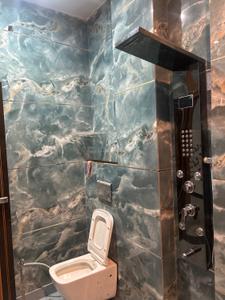 Bathroom Image of 1000 Sq.ft 2 BHK Independent House for rent in Nangloi New Delhi for Rs. 18000