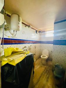 Bathroom Image of 910 Sq.ft 2 BHK Apartment / Flat for sale in Baranagar Kolkata for Rs. 3000000