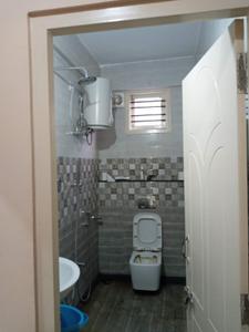 Bathroom Image of 1750 Sq.ft 3 BHK Apartment / Flat for rent in Rk Residency, Indira Nagar Bengaluru for Rs. 100000