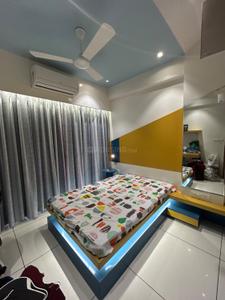 Bedroom Image of 2150 Sq.ft 3 BHK Apartment / Flat for rent in Darshanam Club Life Phase Il, Undera Vadodara for Rs. 50000