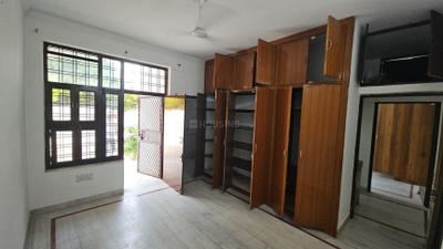Bedroom Image of 2500 Sq.ft 3 BHK Builder Floor for rent in Sector 23A Gurgaon for Rs. 45000