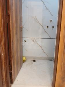 Bathroom Image of 650 Sq.ft 1 BHK Apartment / Flat for sale in Shalimar Garden Ghaziabad for Rs. 3000000