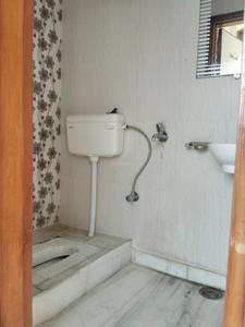 Common Bathroom Image of 1650 Sq.ft 3 BHK Apartment / Flat for sale in DDA Flats Vasant Kunj, Vasant Kunj New Delhi for Rs. 45500000