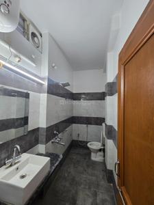 Bathroom Image of 1500 Sq.ft 4 BHK Independent House for rent in Scheme 78 Indore for Rs. 40000