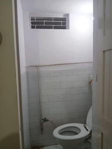 Common Bathroom Image of 900 Sq.ft 3 BHK Apartment / Flat for sale in GH 14 DDA MIG, Paschim Vihar New Delhi for Rs. 13000000