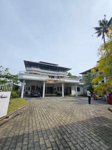 Image of 4300 Sq.ft 4 BHK Independent House for rent in M.G. Road, Kochi for Rs. 220000