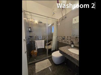Bathroom Image of 3000 Sq.ft 5 BHK Duplex for sale in DDA Narmada Apartment, Alaknanda New Delhi for Rs. 65000000