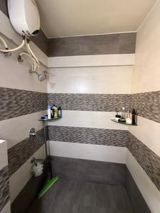 Bathroom Image of 900 Sq.ft 2 BHK Apartment / Flat for rent in Kumar Kruti, Kalyani Nagar Pune for Rs. 50000