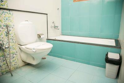 Bathroom Image of 510 Sq.ft 1 BHK Studio for rent in Pallikaranai Chennai for Rs. 17000