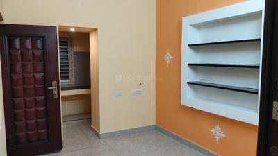 Bedroom Image of 700 Sq.ft 1 BHK Builder Floor for rent in Velliyanai karur for Rs. 7000