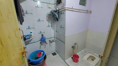 Bathroom Image of 950 Sq.ft 2 BHK Apartment / Flat for sale in Sairam Residency, Palanpur Jakatnaka Surat for Rs. 3200000