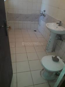 Bathroom Image of 1900 Sq.ft 3 BHK Villa for rent in Ansal Courtyard, Shastripuram Agra for Rs. 16000