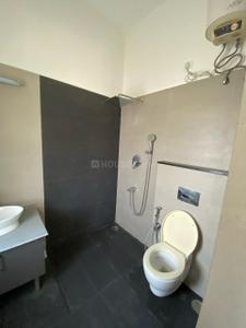 Bathroom Image of 4500 Sq.ft 3.5 BHK Villa for rent in Kanathur Reddikuppam Chennai for Rs. 200000