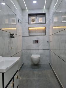 Common Bathroom Image of 872 Sq.ft 3 BHK Apartment / Flat for rent in Dwarka Mor New Delhi for Rs. 33000