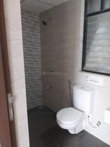 Bathroom Image of 1250 Sq.ft 3 BHK Apartment / Flat for sale in Kumar Purab A3 Building, Magarpatta City Pune for Rs. 13800000