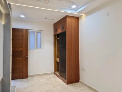 Bedroom Image of 800 Sq.ft 2 BHK Builder Floor for rent in Janakpuri New Delhi for Rs. 40000